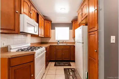13745 Bedell Street, Springfield Gardens, NY 11413 - Photo 4