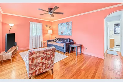 78 E 17th Street, Huntington Station, NY 11746 - Photo 6