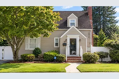 173 2nd Street, Hicksville, NY 11801 - Photo 2