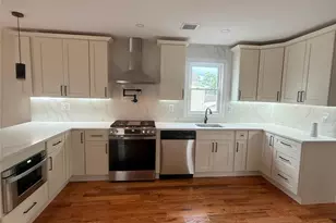 18 Sportsmans Ave, Freeport, NY 11520 - Photo 10