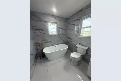 18 Sportsmans Avenue, Freeport, NY 11520 - Photo 16