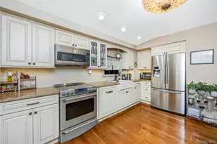 146 Elm St, Ronkonkoma, NY 11779 - Photo 8