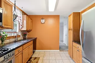 121 N Delaware Ave, Lindenhurst, NY 11757 - Photo 18