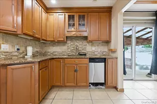 439 39th St, Lindenhurst, NY 11757 - Photo 8