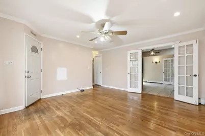 439 39th Street, Lindenhurst, NY 11757 - Photo 6