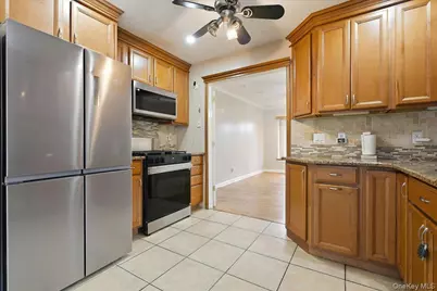 439 39th Street, Lindenhurst, NY 11757 - Photo 12