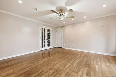 439 39th Street, Lindenhurst, NY 11757 - Photo 4