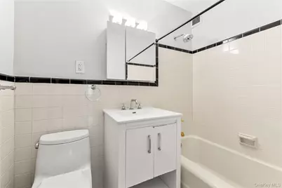 102-10 66 Road #8D, Forest Hills, NY 11375 - Photo 16