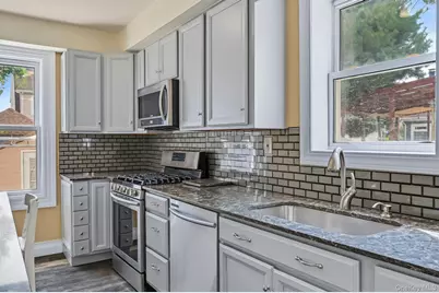 258 Liberty Avenue, Westbury, NY 11590 - Photo 18