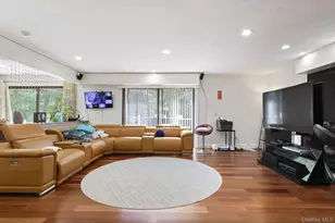 26 Candlewood Path, Dix Hills, NY 11746 - Photo 8