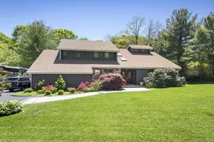 26 Candlewood Path, Dix Hills, NY 11746 - Photo 10