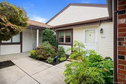 705 Alden Court, Saint James, NY 11780 - Photo 4