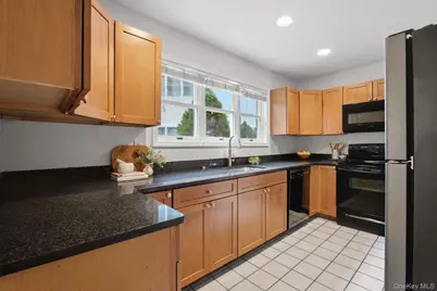 1452 Iroquois Street, Shrub Oak, NY 10588 - Photo 10