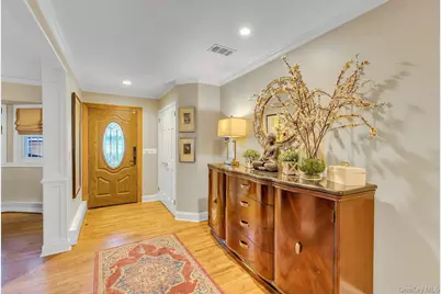 128 Soundview Drive, Port Washington, NY 11050 - Photo 4