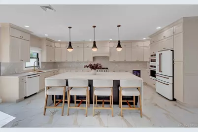129 Tardy Lane S, Wantagh, NY 11793 - Photo 6