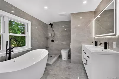 58 Willets Drive, Syosset, NY 11791 - Photo 14