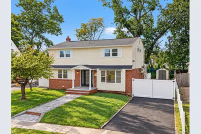 58 Willets Drive, Syosset, NY 11791 - Photo 2