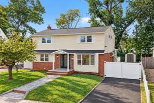 58 Willets Dr, Syosset, NY 11791 - Photo 2