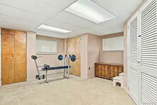 2039 Blanche Ln, Merrick, NY 11566 - Photo 32