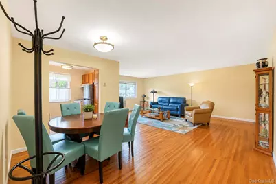 2439 Union Boulevard #3A, Islip, NY 11751 - Photo 4