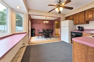 2 Renwick Rd, Ronkonkoma, NY 11779 - Photo 4