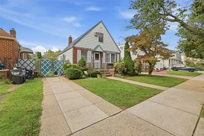 7954 264th Street, Glen Oaks, NY 11004 - Photo 2