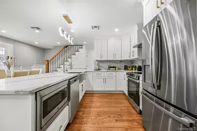 214 Oak Neck, Islip, NY 11795 - Photo 2