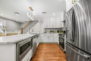 214 Oak Neck, Islip, NY 11795 - Photo 2