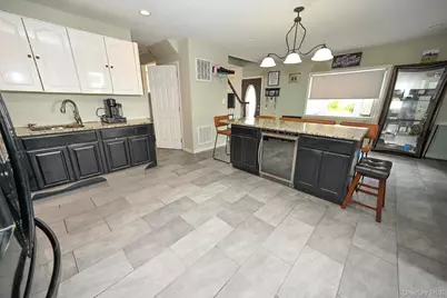 151 Nassau Boulevard, West Hempstead, NY 11552 - Photo 4