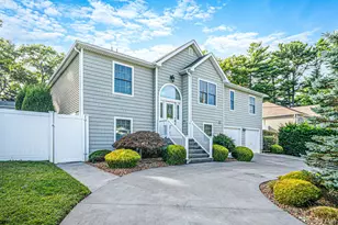 38 Cleary Rd, Ronkonkoma, NY 11779 - Photo 2
