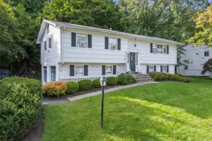 4 Great Oaks Dr, New City, NY 10956 - Photo 2