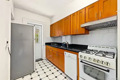 66-48 Booth Street, Rego Park, NY 11374 - Photo 4