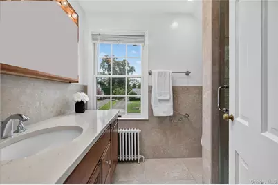 70 Woodedge Road, Manhasset, NY 11030 - Photo 16