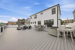 3634 Somerset Dr, Seaford, NY 11783 - Photo 4
