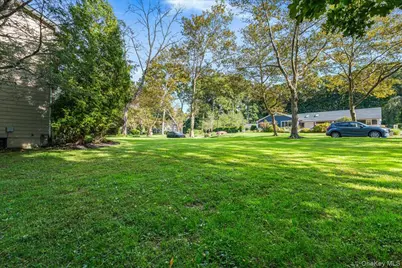 27 Winter Lane, Dix Hills, NY 11746 - Photo 10