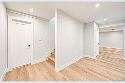746 Blackstone Avenue, East Meadow, NY 11554 - Photo 32