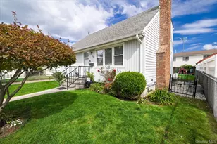28 Harrison Ave, Freeport, NY 11520 - Photo 4