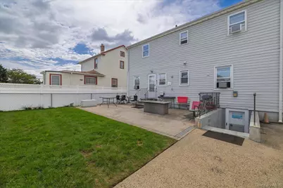28 Harrison Avenue, Freeport, NY 11520 - Photo 22