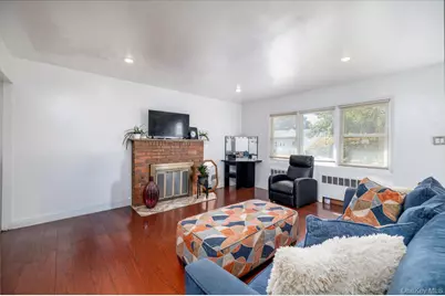 28 Harrison Avenue, Freeport, NY 11520 - Photo 6