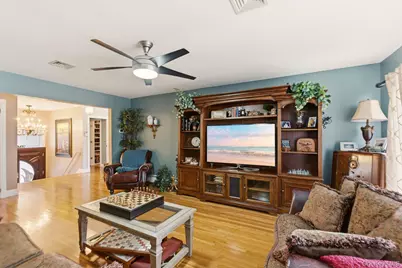 2962 Hewlett Avenue, Merrick, NY 11566 - Photo 6