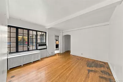 211 East 35th #4B, New York, NY 10016 - Photo 2