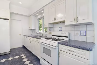 79 Southgate Avenue, Hastings on Hudson, NY 10706 - Photo 8