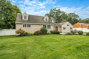 16 Happy Acres Dr, Shirley, NY 11967 - Photo 2