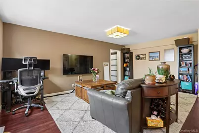 65-45 Yellowstone Boulevard #6G, Forest Hills, NY 11375 - Photo 4