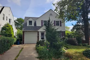 53-11 251st Pl, Little Neck, NY 11362 - Photo 2