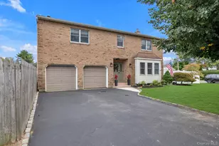 2084 Manfield Ave, Merrick, NY 11566 - Photo 30
