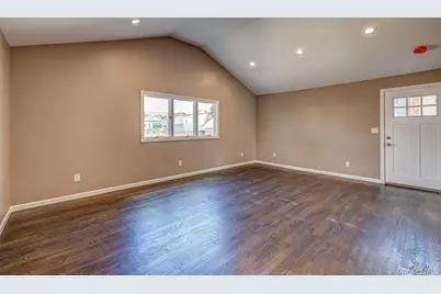 218 E Alhambra Avenue, Lindenhurst, NY 11757 - Photo 18