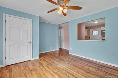 316 39th Street, Lindenhurst, NY 11757 - Photo 4