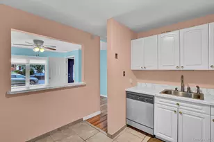 316 39th St, Lindenhurst, NY 11757 - Photo 8