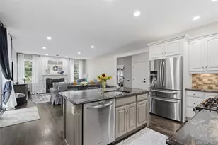 7 Platt Pl, Huntington, NY 11743 - Photo 14
